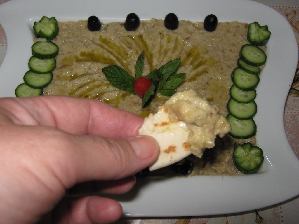 Salata de vinete cu pasta de susan- Mutabal betinjean –specific tarilor arabe