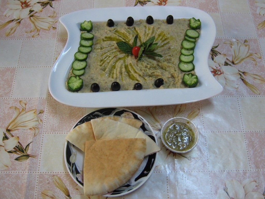 Salata de vinete cu pasta de susan- Mutabal betinjean –specific tarilor arabe