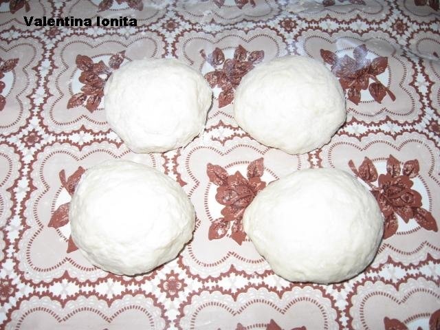 Placinta creata cu branza dulce si stafide