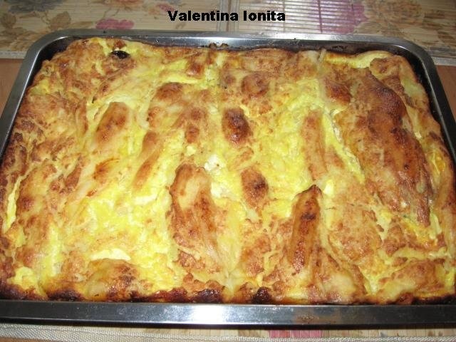 Placinta creata cu branza dulce si stafide