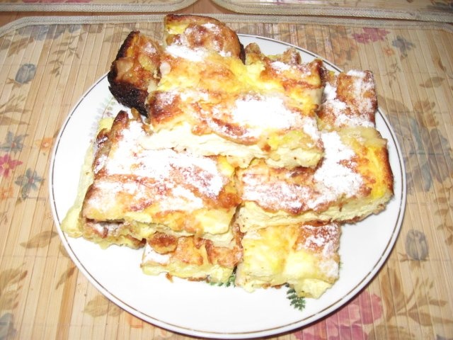 Placinta creata cu branza dulce si stafide