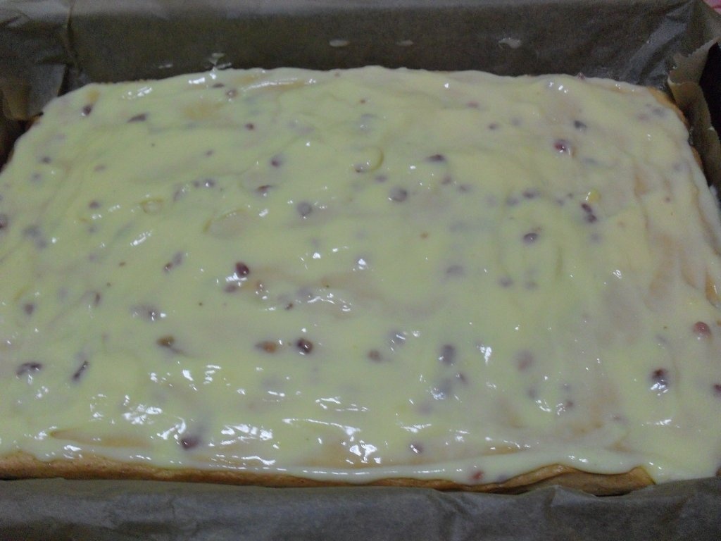 Prajitura cu rabarbura, budinca, tort-gelee si frisca