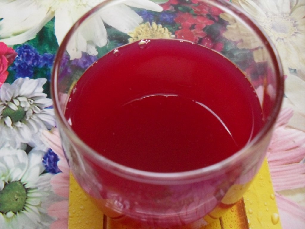 Prajitura cu rabarbura, budinca, tort-gelee si frisca