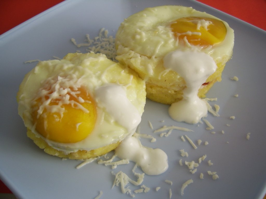 Bulz cu carnati si branza