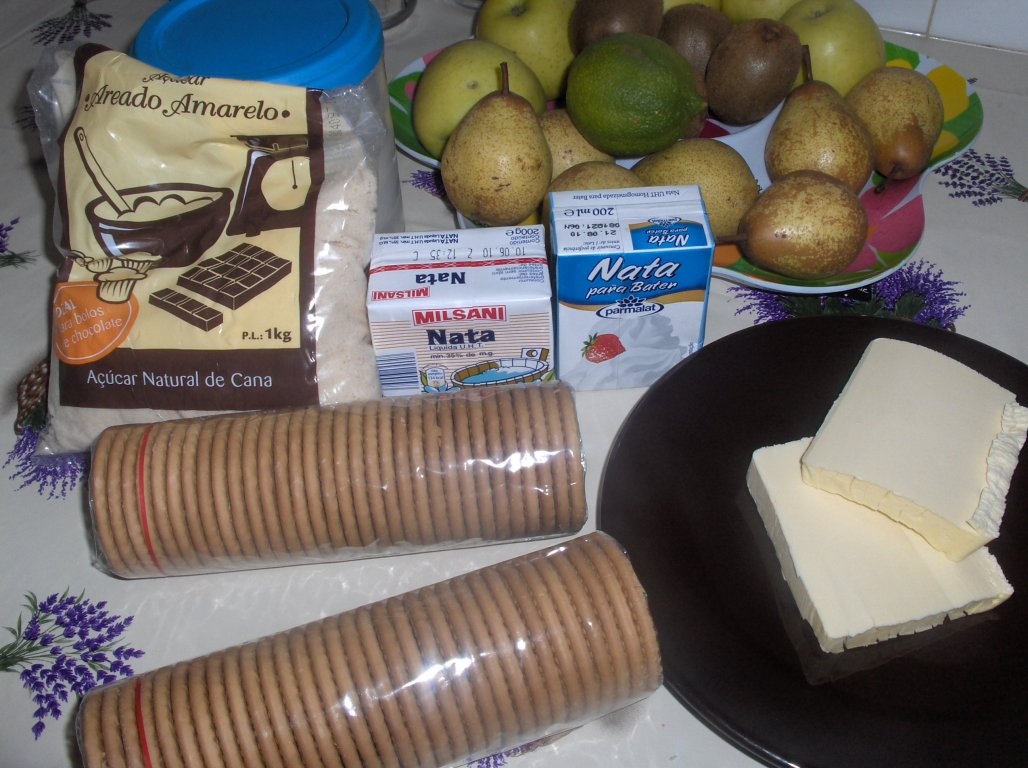 Tarta de biscuiti cu pere(Tarte de Pêra)