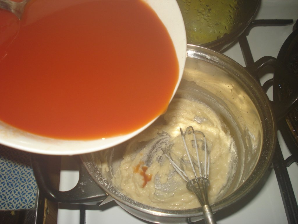 Cartofi prajiti cu sos de rosii