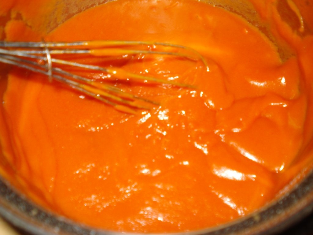 Cartofi prajiti cu sos de rosii