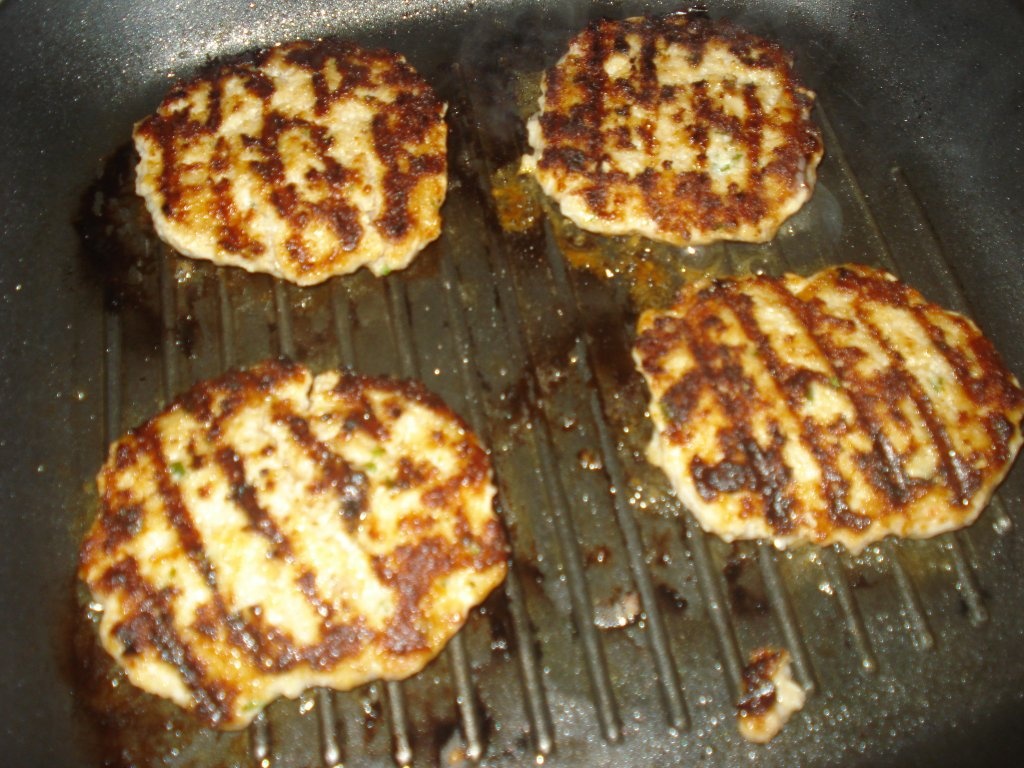 Chiftelute cu lamaie la gratar