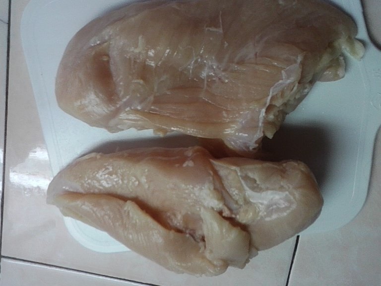 Piept de pui in sos de smantana cu mamaliguta