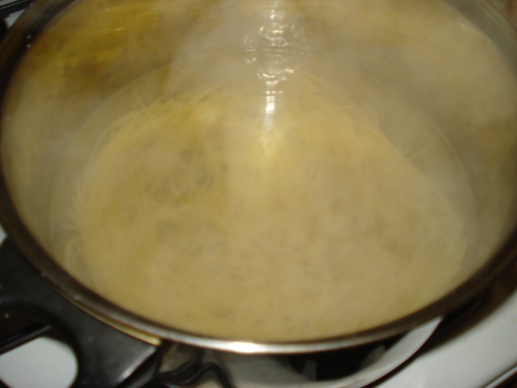 Spaghete cu rosii si busuioc