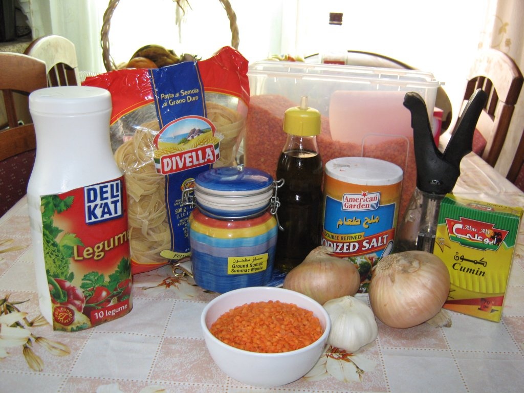 Supa crema de linte cu taitei lati- Regag adass-specific palestiniana