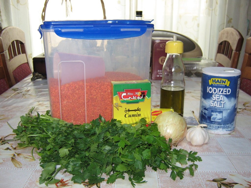 Supa crema de linte cu taitei lati- Regag adass-specific palestiniana