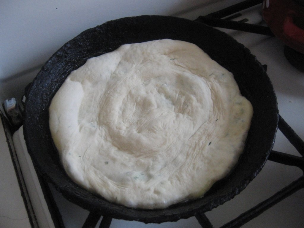 Placinta cu cartofi sau branza ,de la mama