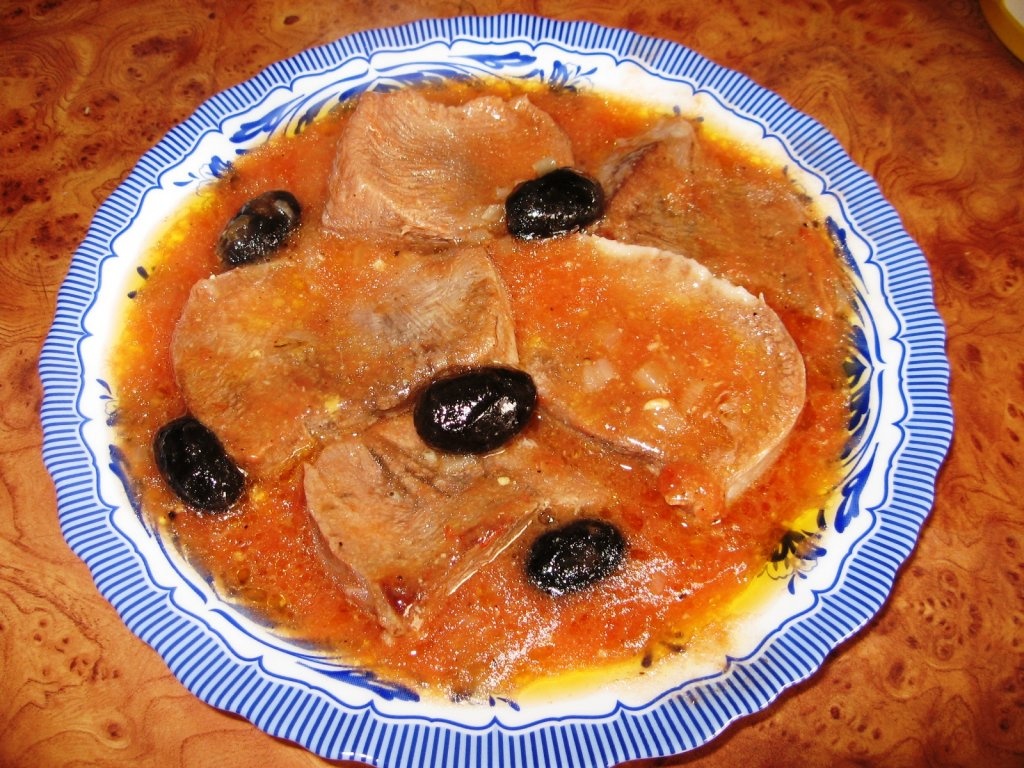 Mancare de limba cu  masline