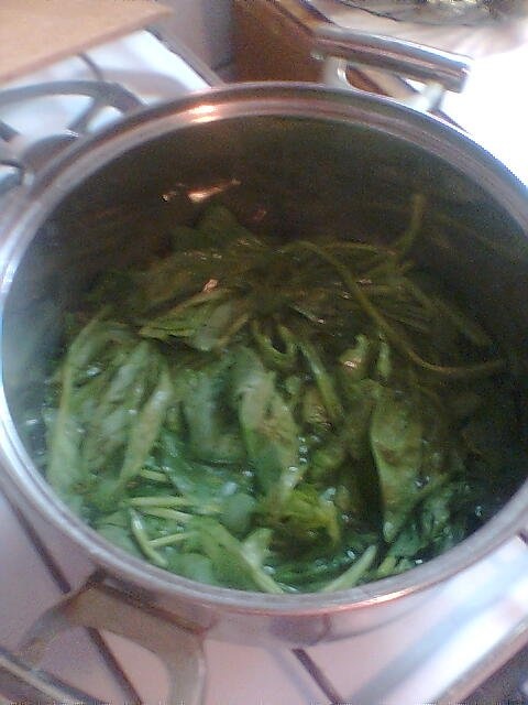 Piure de spanac cu ochiuri