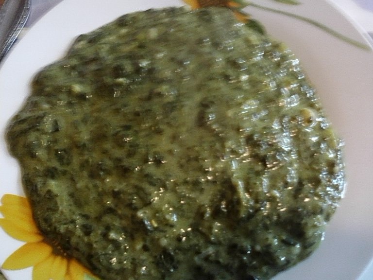 Piure de spanac cu ochiuri