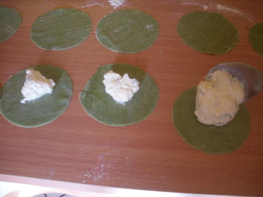 Palarii de pasta cu spanac