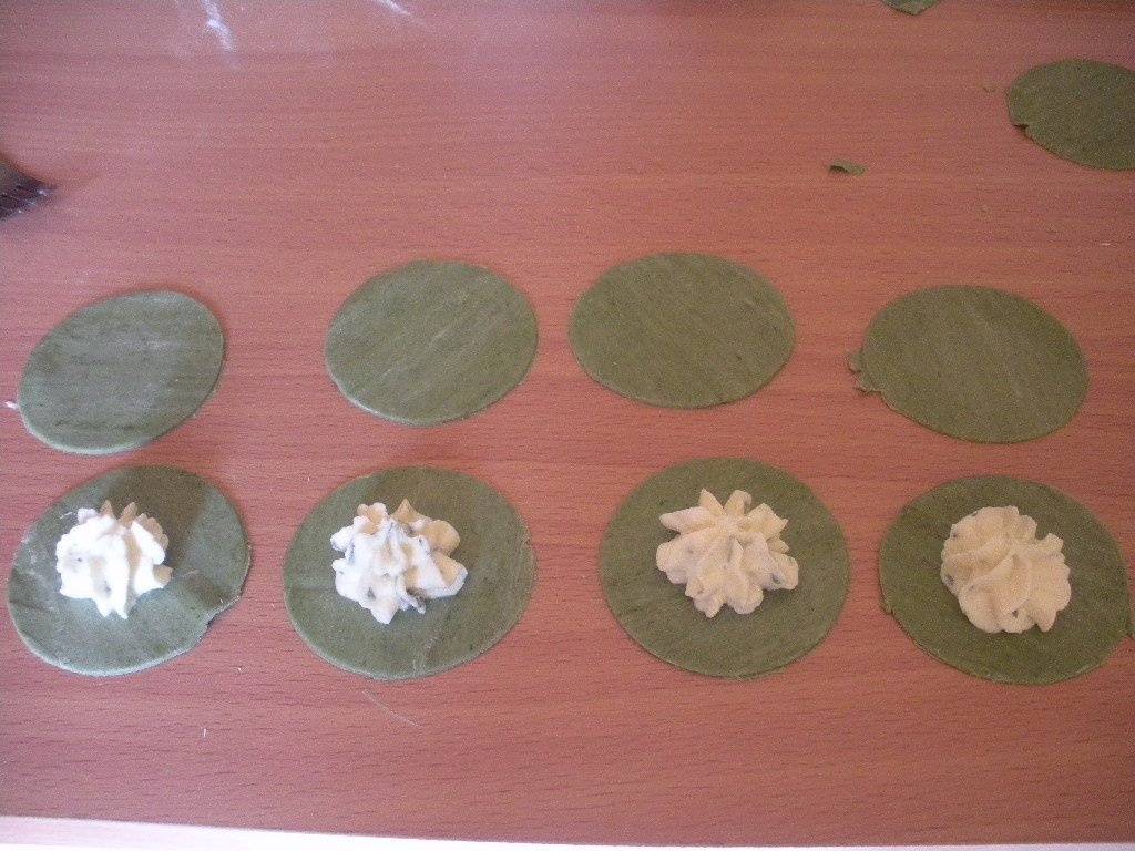 Palarii de pasta cu spanac