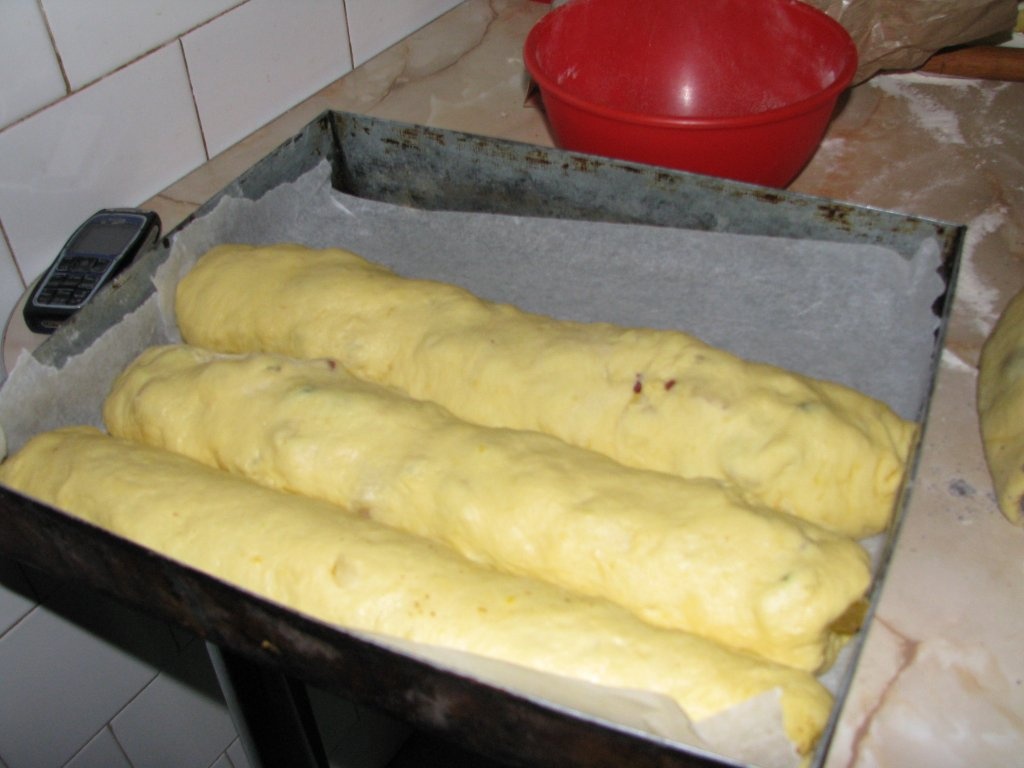 Cozonac cu nuca si rahat