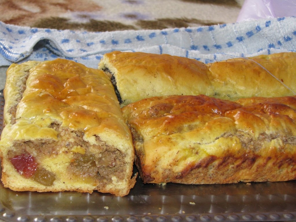 Cozonac cu nuca si rahat