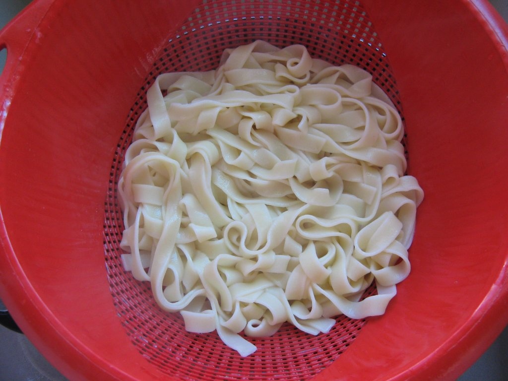 Fettucine Alfredo cu creveti