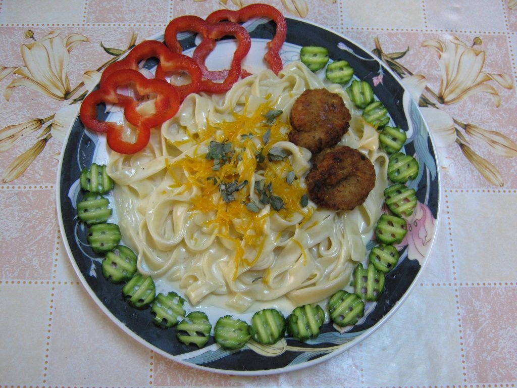 Fettucine Alfredo cu creveti