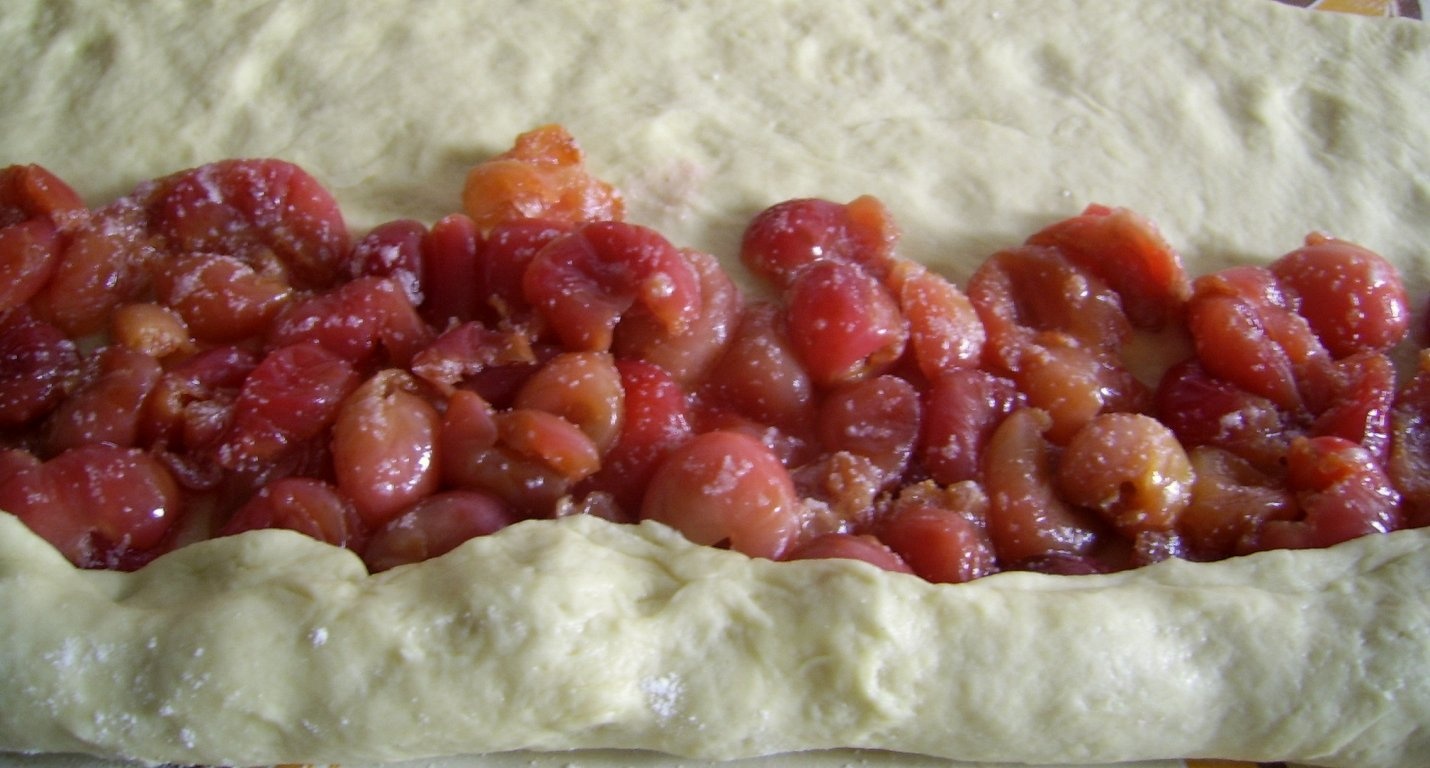 Strudel cu cirese