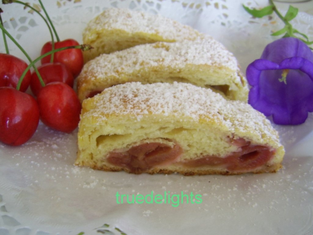 Strudel cu cirese