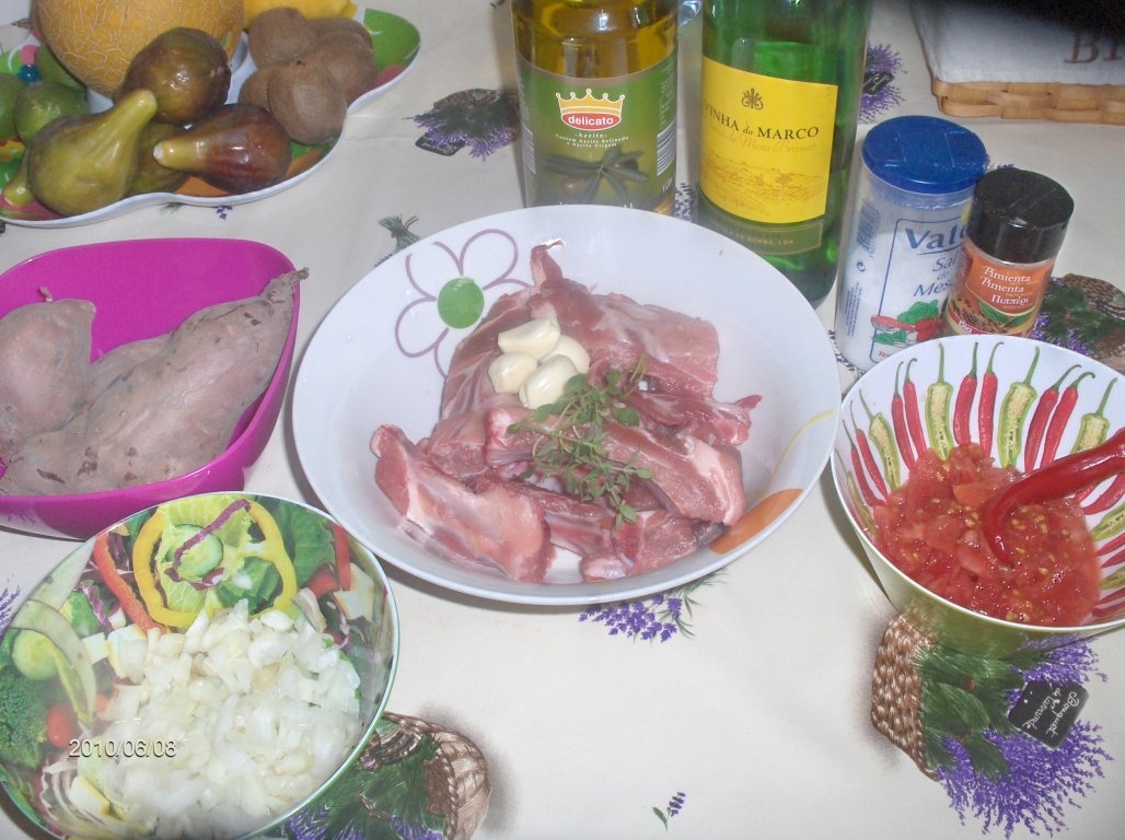 Coaste cu cartofi dulci (Entrecosto c/ batata doce)