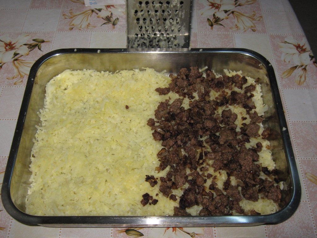 Musaca de cartofi cu carne macinata