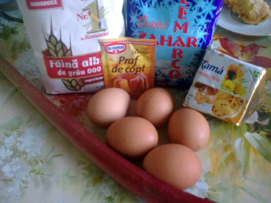 Prajitura cu rubarbar