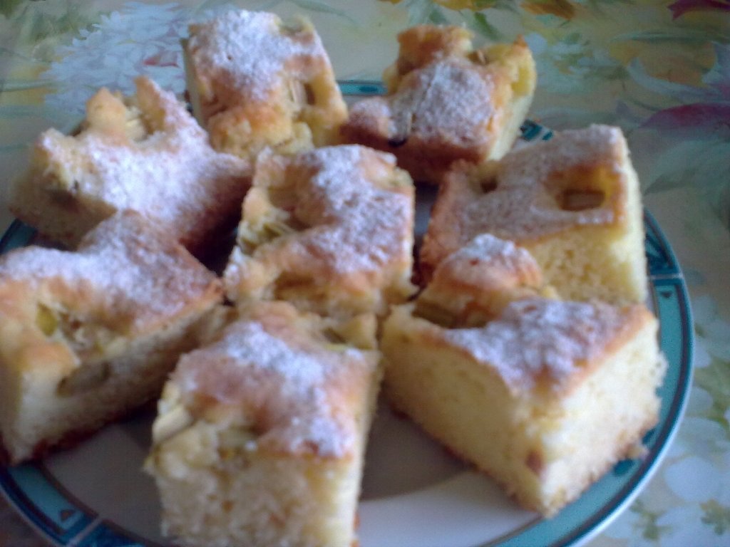 Prajitura cu rubarbar