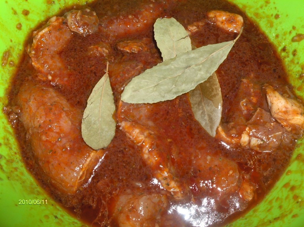 Muschi in vin rosu la cuptor(Lombo Pimenta  no forno)