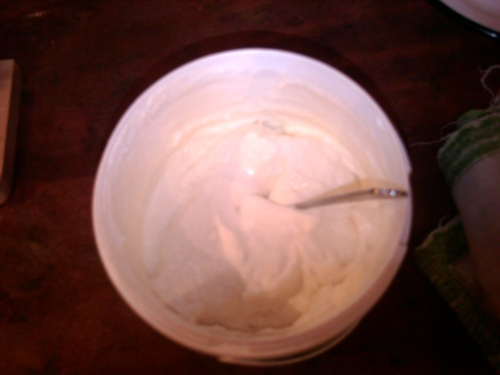 Intinsoare alba cu grostior si carnat de porc