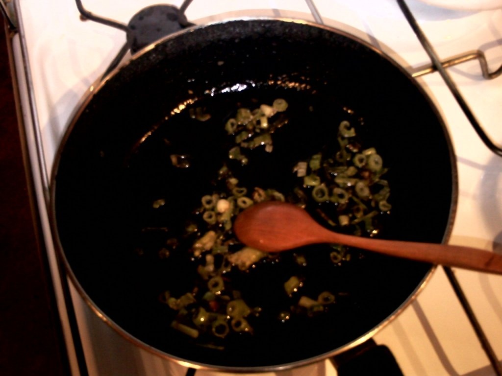 Intinsoare alba cu grostior si carnat de porc