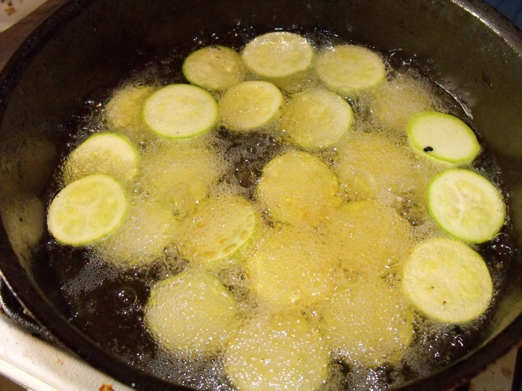 Dovlecei prajiti cu branza