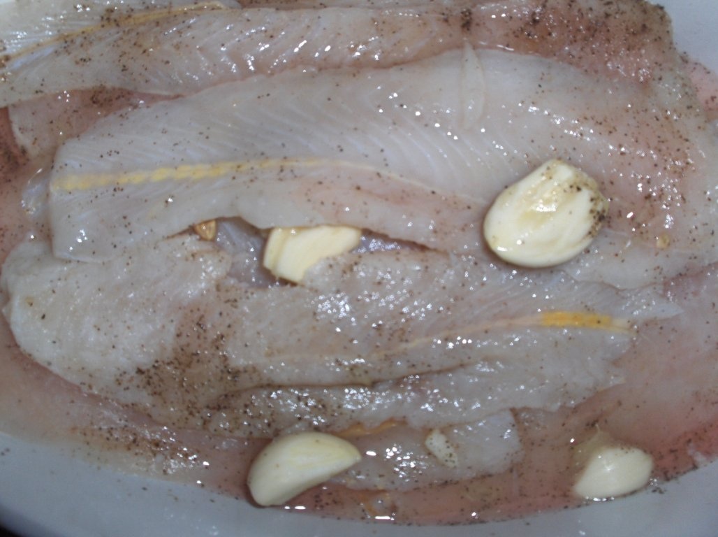 Filete de Merluccius cu orez de rosii (Filetes de Pescada c/ arroz de tomate)