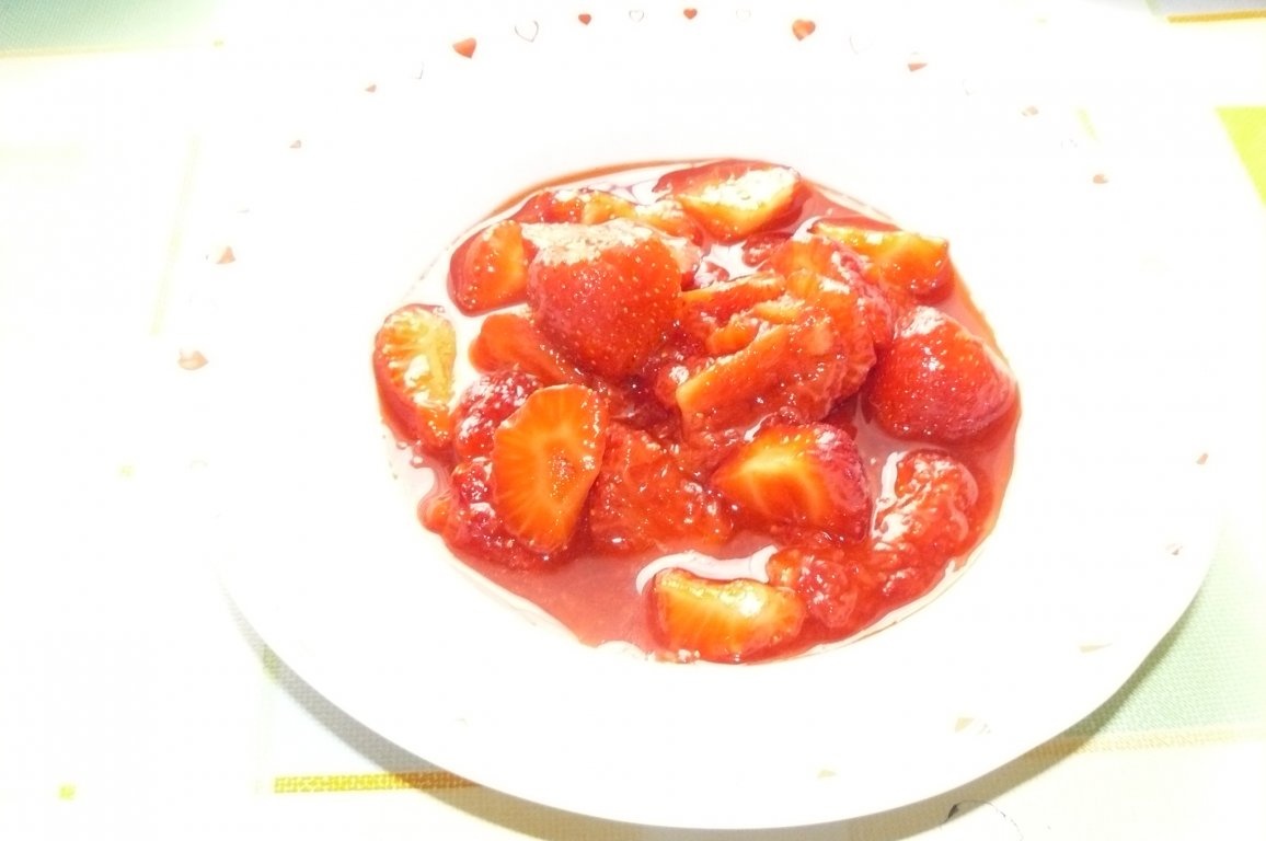 Salată de căpşuni