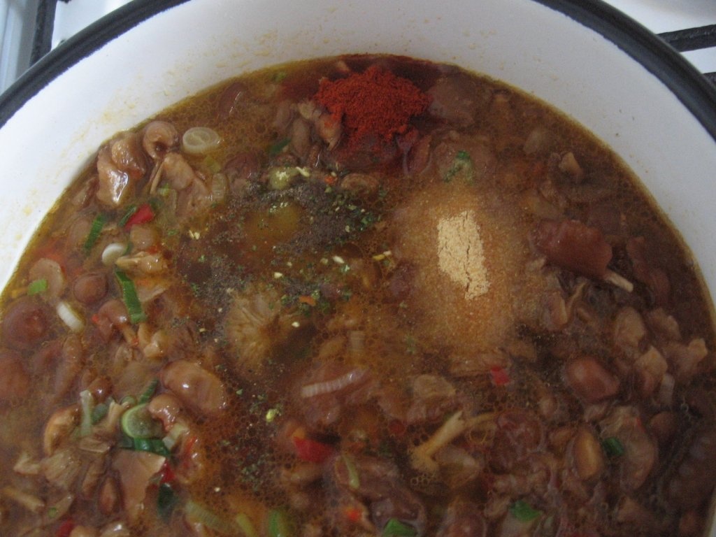 Ciulama de bureti cu mamaliguta