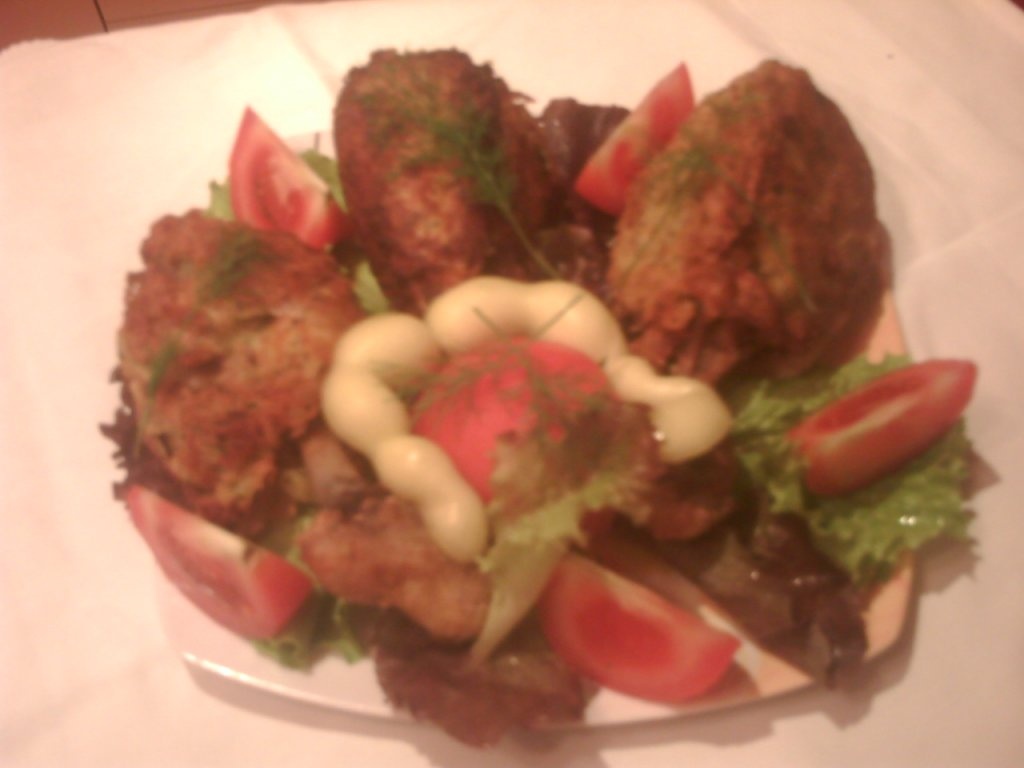 Pulpe de pui prajite in piure de cartofi