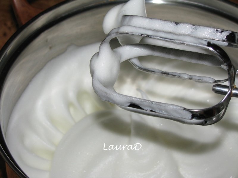 Sorbet parfumat de capsuni