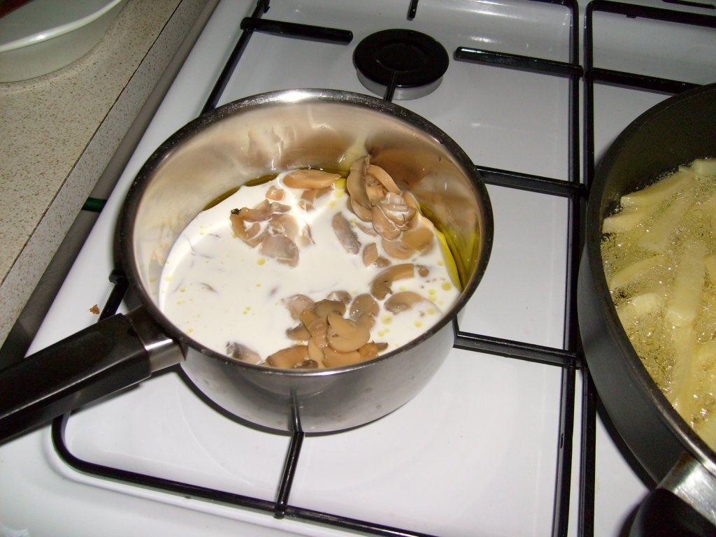 Sos de smantana cu ciuperci