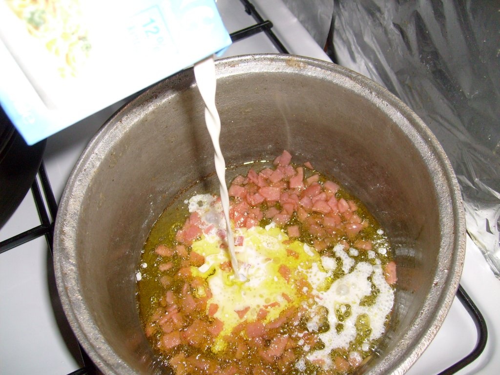 Tortellini cu sos alb