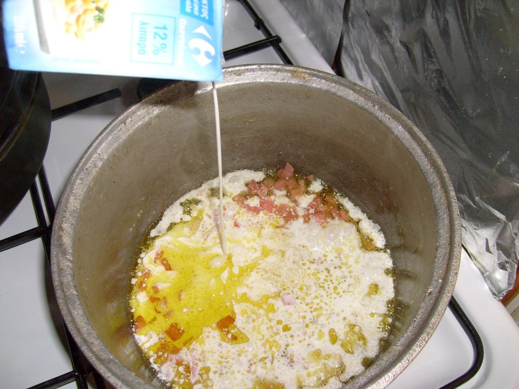 Tortellini cu sos alb