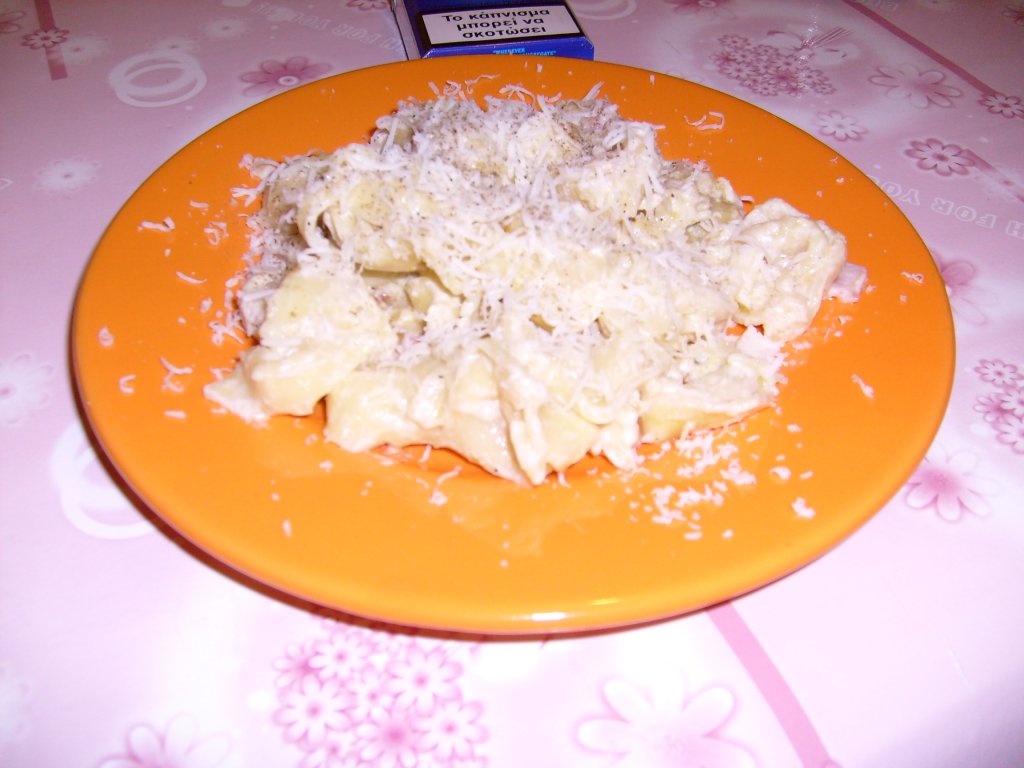 Tortellini cu sos alb