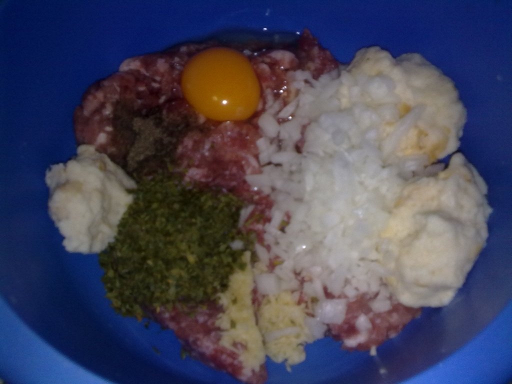 Perisoare in sos de ceapa si bulion