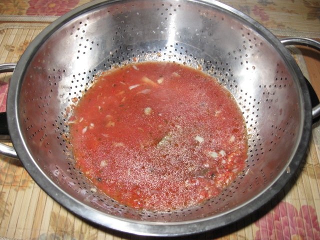 Friptura de vitel cu sos rosu si tarhon