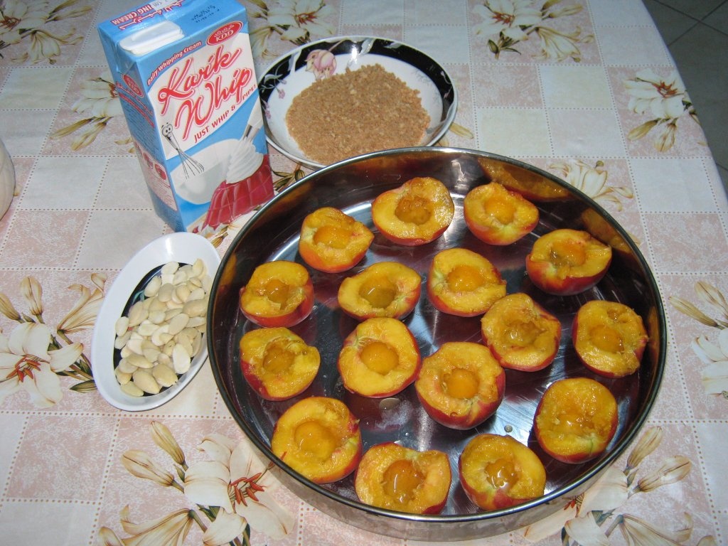 Piersici umplute la cuptor