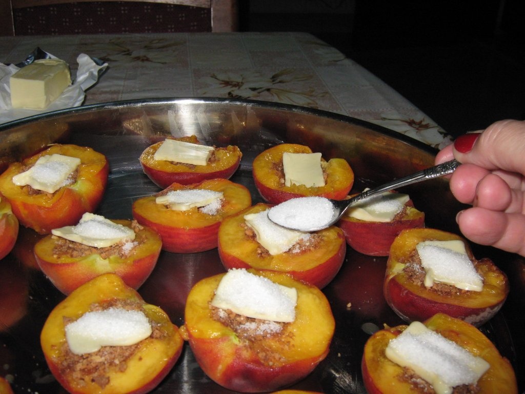 Piersici umplute la cuptor