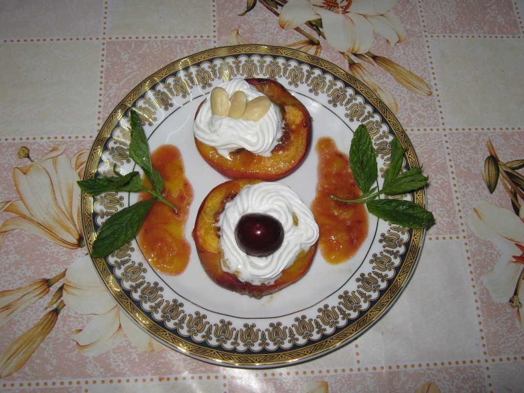 Piersici umplute la cuptor